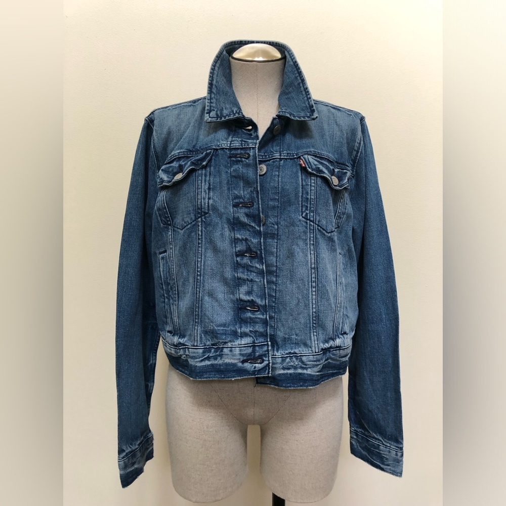 Levi’s Strauss cropped light distressed jeans denim jacket XL